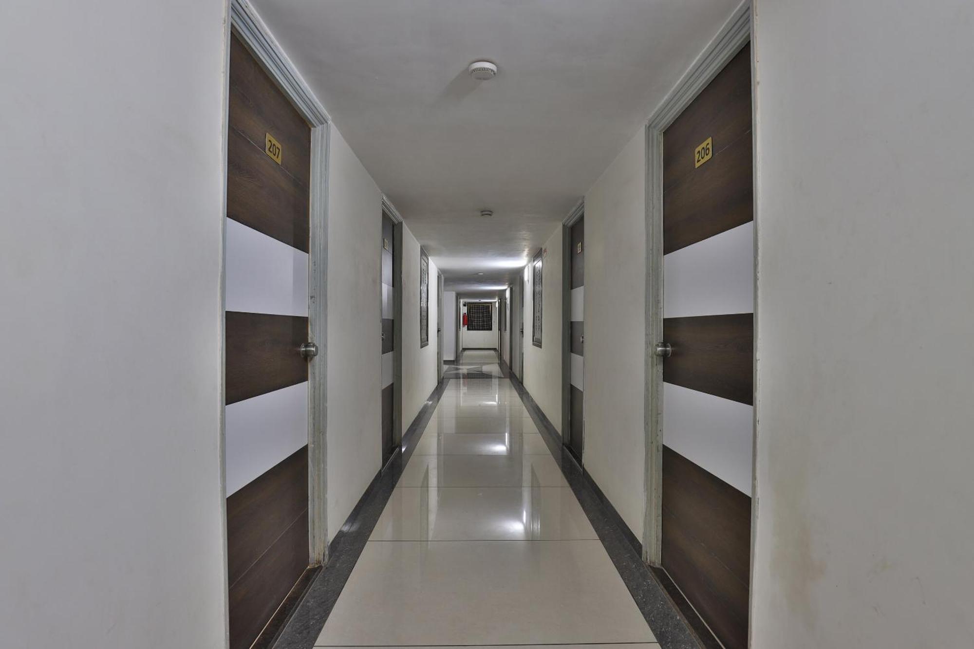 Collection O Panchsheel Hotel Vadodara Exterior photo