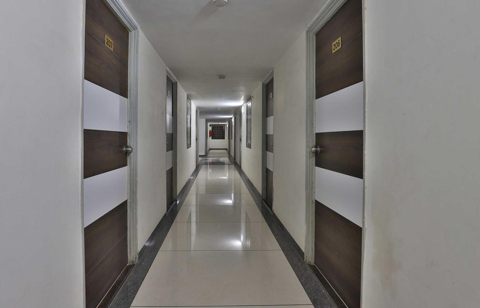Collection O Panchsheel Hotel Vadodara Exterior photo