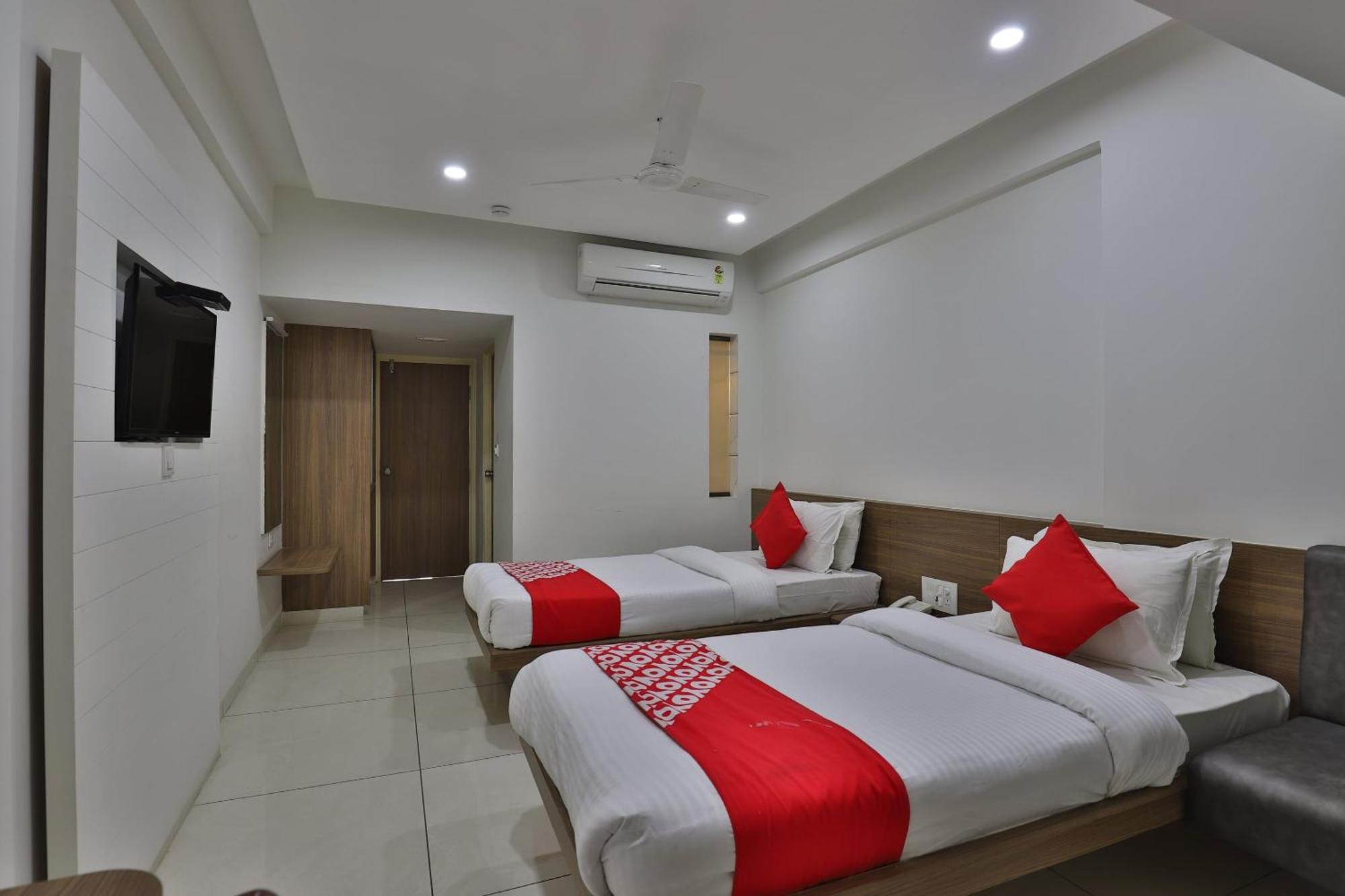Collection O Panchsheel Hotel Vadodara Exterior photo