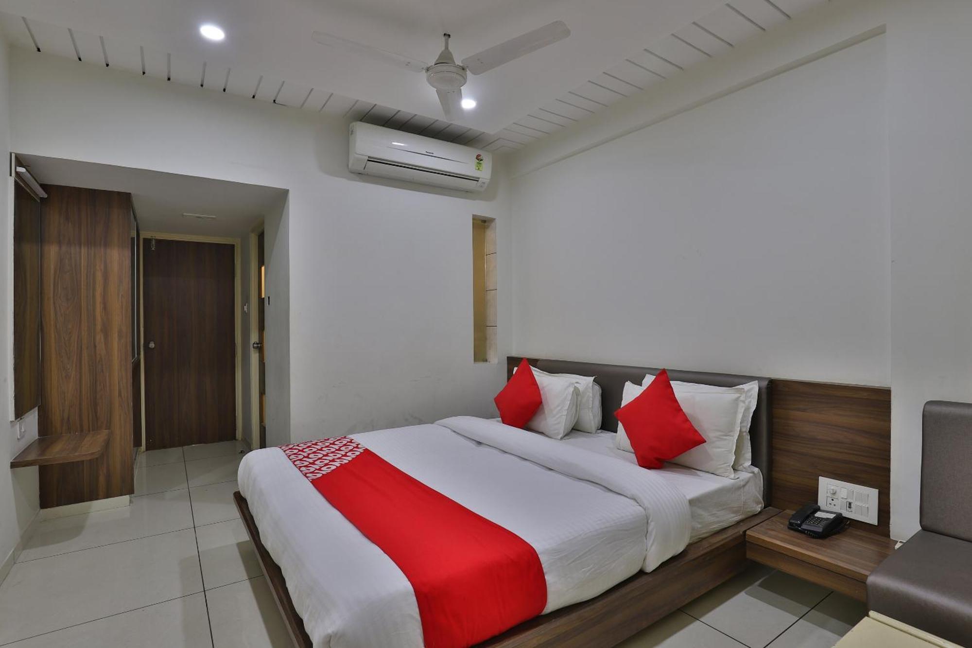 Collection O Panchsheel Hotel Vadodara Exterior photo