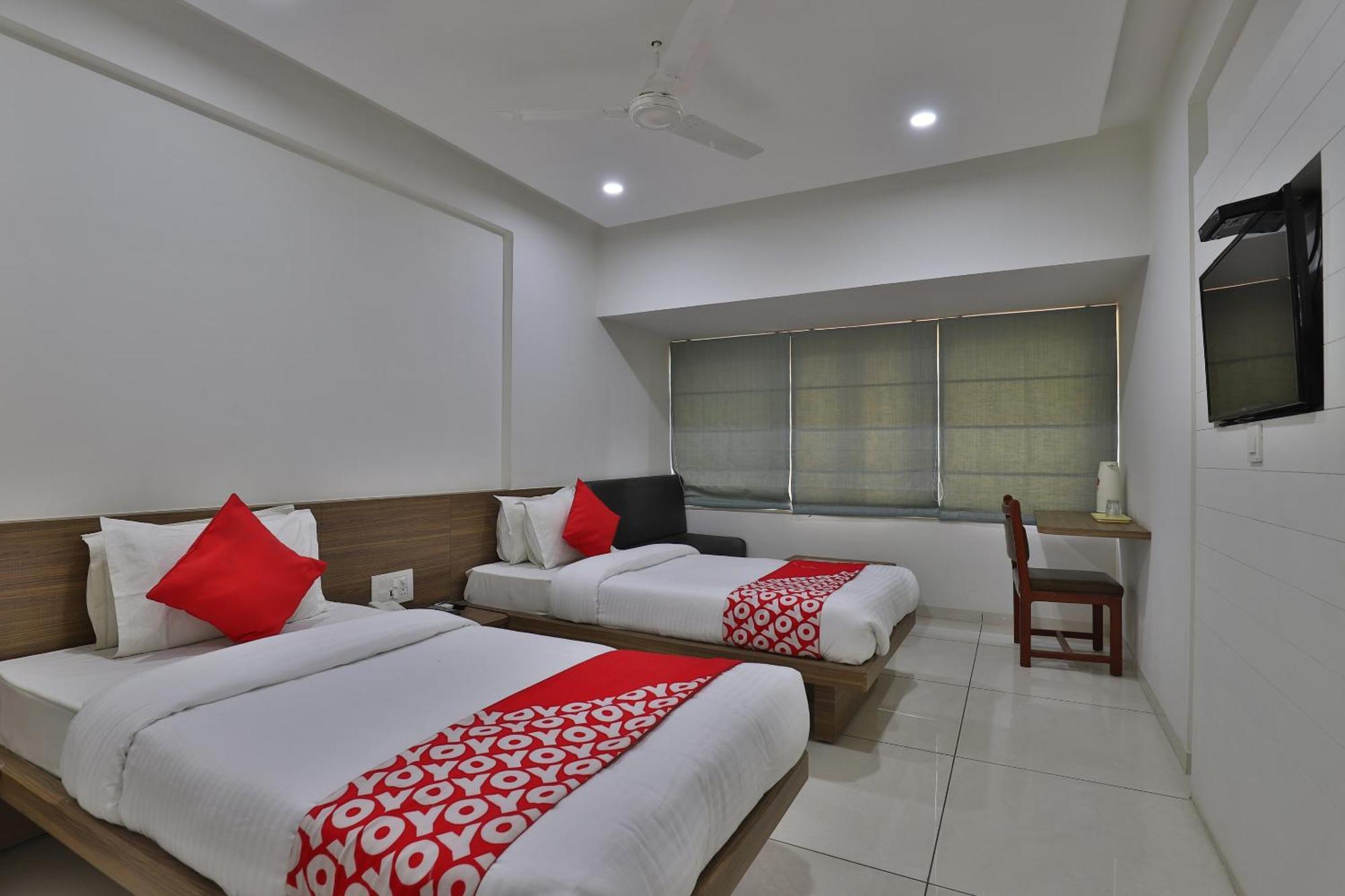Collection O Panchsheel Hotel Vadodara Exterior photo