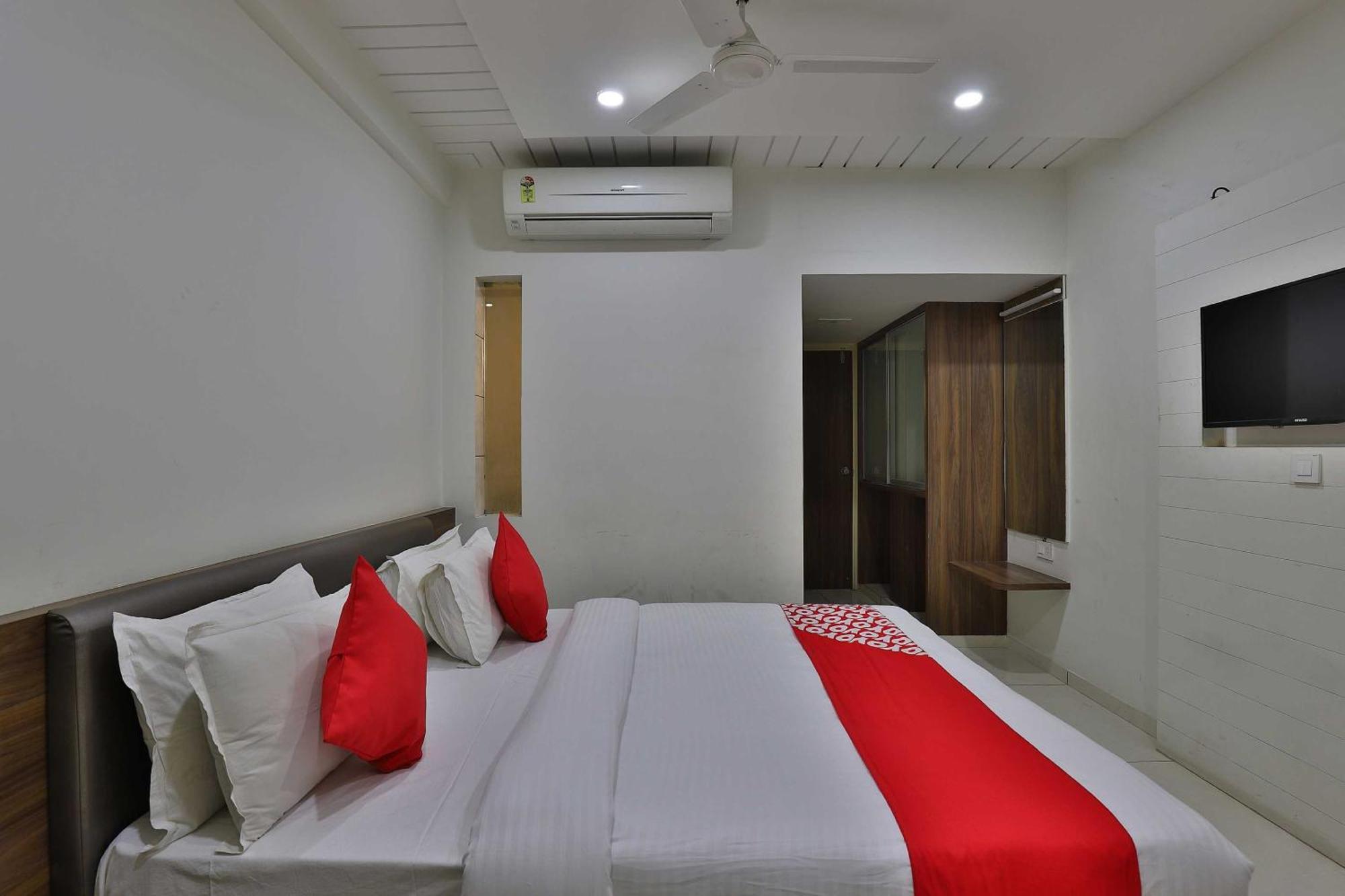 Collection O Panchsheel Hotel Vadodara Exterior photo