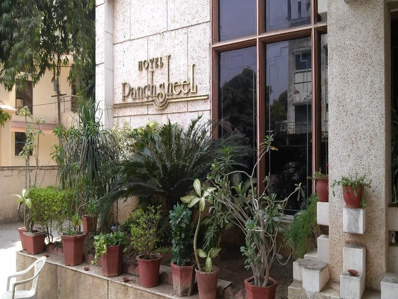 Collection O Panchsheel Hotel Vadodara Exterior photo